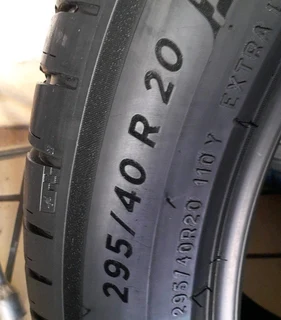 295/40/20rear and 265/45/20 front x 4 Michelin available call/whatsApp 0631966190 for more details.
