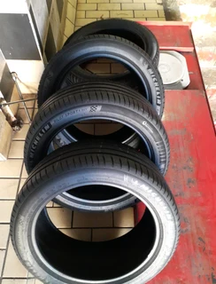 295/40/20rear and 265/45/20 front x 4 Michelin available call/whatsApp 0631966190 for more details.