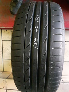 225/40/19 Bridgestone runflat and many other sizes for sale call/whatsApp 0631966190 .