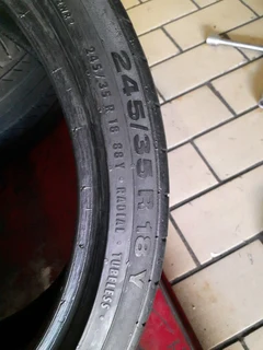 245/35/18×2 runflat continental and Bridgestone for sale call/whatsApp 0631966190 for more inform.