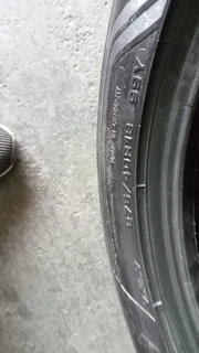 275/40/18×2 goodyear runflat for sale call/whatsapp 0631966190 for more details.