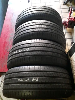 245/45/20×4 michelin runflat and many other sizes for sale call/whatsapp 0631966190for details.
