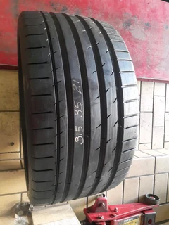 315/35/21 runflat we are selling quality used tyres at affordable prices call/whatsApp 0631966190 .