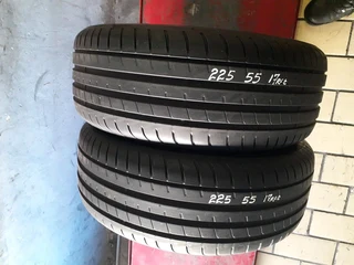 225/55/17 runflat dunlop we are selling quality used tyres qt affordable prices call/whatsApp .