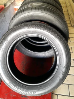 215/60/17×4 we are selling quality uswdvtyres ata affordable prices call/whatsApp 0631966190 .