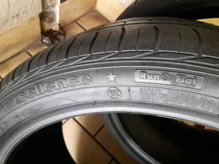 275/35/20×2 Goodyear runflat call/whatsApp 0631966190 for details.