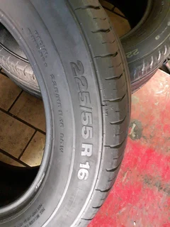 225/55/16 continental runflat quality used tyres at affordable prices call/whatsApp 06319190