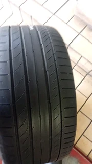 255/40/18 runflat available at affordable prices call/WhatsApp 0631966190 for details .