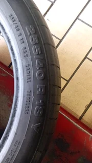 255/40/18 runflat available at affordable prices call/WhatsApp 0631966190 for details .