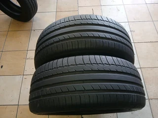 255/55/18 Michelin available at affordable prices call/WhatsApp 0631966190 for details .