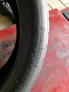 225/40/19 bridgeston we are selling quality used tyres at affordable prices call/whstsApp 0631966190
