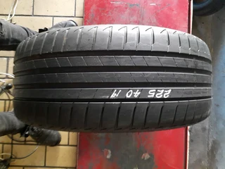225/40/19 bridgestone we are selling quality used tyres at affordable prices call/whatsApp0631966190