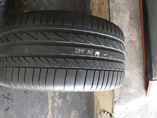 285/30/19 bridgestone available at affirsable prices call/whatsApp 0631966190 for more details.