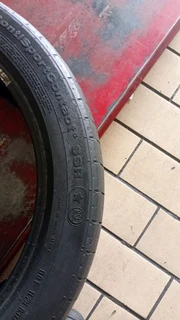 255/40/18×2 continental runflat available affordable price call/WhatsApp 0631966190 for details.