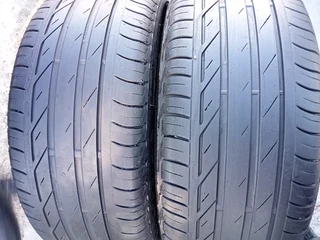 225/50/17 runflat bridgestone runflat available at affordable prices call/WhatsApp 0631966190 .