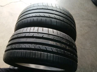 255/35/20 dunlop available at affordable prices calk/WhatsApp 0631966190 for more information.