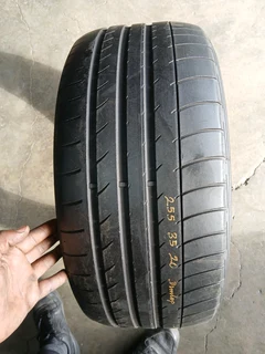 255/35/20 dunlop available at affordable prices calk/WhatsApp 0631966190 for more information.