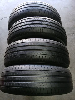 215/65/17 ×4 Michelin available at affordable prices call/WhatsApp 0631966190 for details.