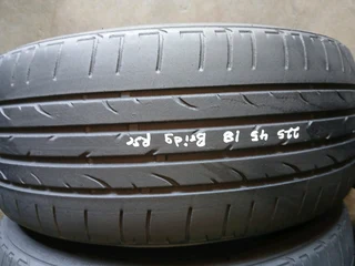225/45/28 ×2 bridgestone runflat available at affordable prices call/WhatsApp 0631966190 for details