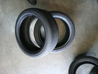 225/45/18 bridgestone runflat available at affordable prices call/WhatsApp 0631966190 for more .