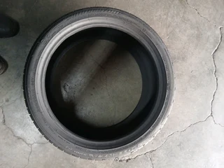 245/35/18 bridgestone rft available at affordable prices call/WhatsApp 0631966190 for more inform.