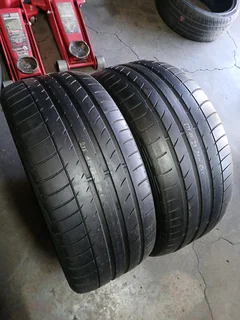 275/40/20 runflat dunlop available at affordable prices call/WhatsApp 0631966190 for more.