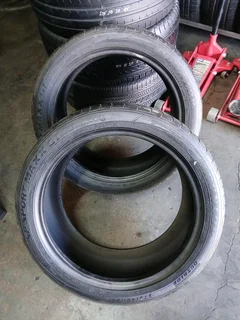 275/40/20 runflat dunlop available at affordable prices call/WhatsApp 0631966190 for more.