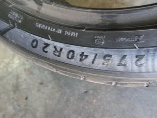 275/40/20 runflat dunlop available at affordable prices call/WhatsApp 0631966190 for more.