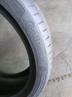 225/40/18 continental runflat and normal available at affordable prices call/WhatsApp 0631966190.