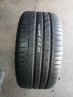 275/35/20 runflat bridgestone available call/WhatsApp 0631966190 for more information will fit /bala