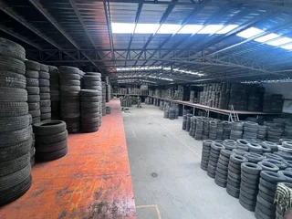 22/40/18 brand new runflate tyres available for sale for more details call/WhatsApp 0631966190