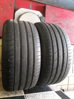 275/40/19×2 runflat Hankook for sale call/whatsApp 0631966190 for more information.