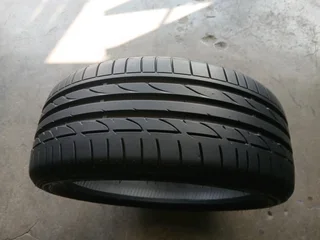 225/40/19 runflat bridgestone available at affordable prices call/WhatsApp 0631966190 for details.