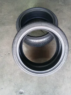 225/40/18 Goodyear normal/runflat  call/WhatsApp 0631966190 for details will fit and balance.