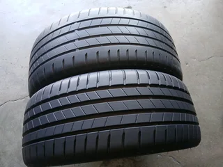 215/40/18 bridgestone turanza available at affordable prices call/WhatsApp 0631966190 for details.