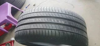 245/40/19 runflat michelin and many other sizes available  call/WhatsApp 0631966190 we deliver.