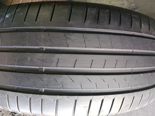 We are selling quality used runflat tyres call/WhatsApp 0631966190 for details.