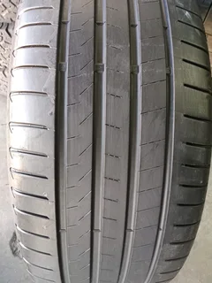 We are selling good used runflat at affordable prices call/WhatsApp 0631966190 for details.