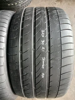 325/30/21 pirelli runflat available at affordable prices call/WhatsApp 0631966190 for details.