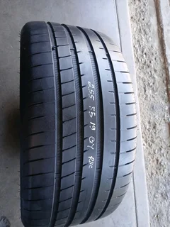 255/35/19 Goodyear runflat available at affordable prices call/WhatsApp 0631966190 for details.