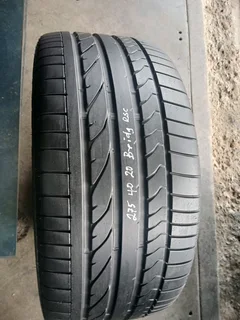 275/40/20 runflat available at affordable prices call/WhatsApp 0631966190 for details.