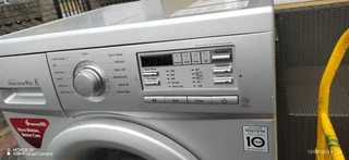LG 8KG WASHING MACHINE