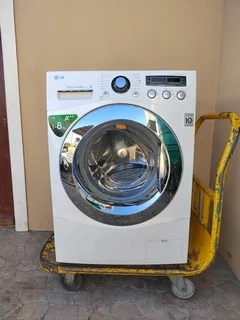 LG 8KG WASHING MACHINE IN A GOOD CONDITION