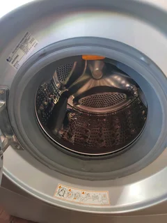 LG 9KG WASHER AND DRYER COMBO