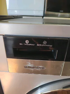 9KG GRUNDIG WASHER AND DRYER COMBO