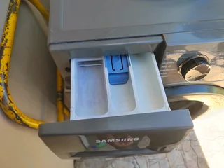 SAMSUNG 8KG WASHING MACHINE