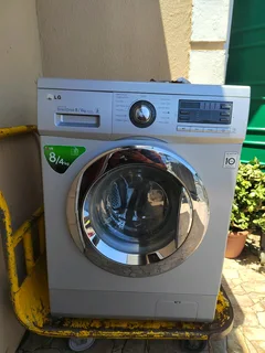 LG 8KG WASHER AND DRYER COMBO