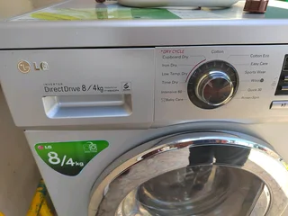 LG 8KG WASHER AND DRYER COMBO