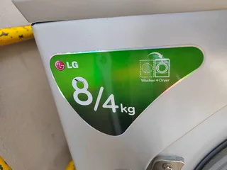 LG 8KG WASHER AND DRYER COMBO
