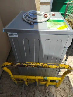 LG 8KG WASHER AND DRYER COMBO